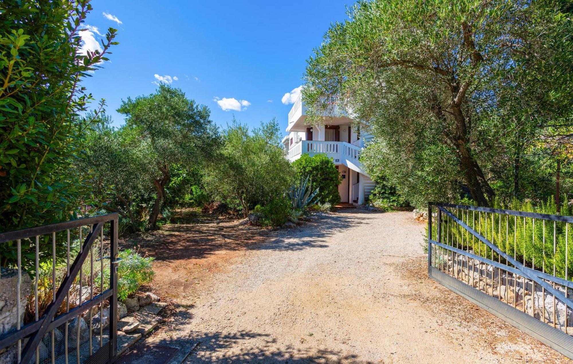 3 Bedroom Stunning Apartment In Krk Krk Town Exterior foto