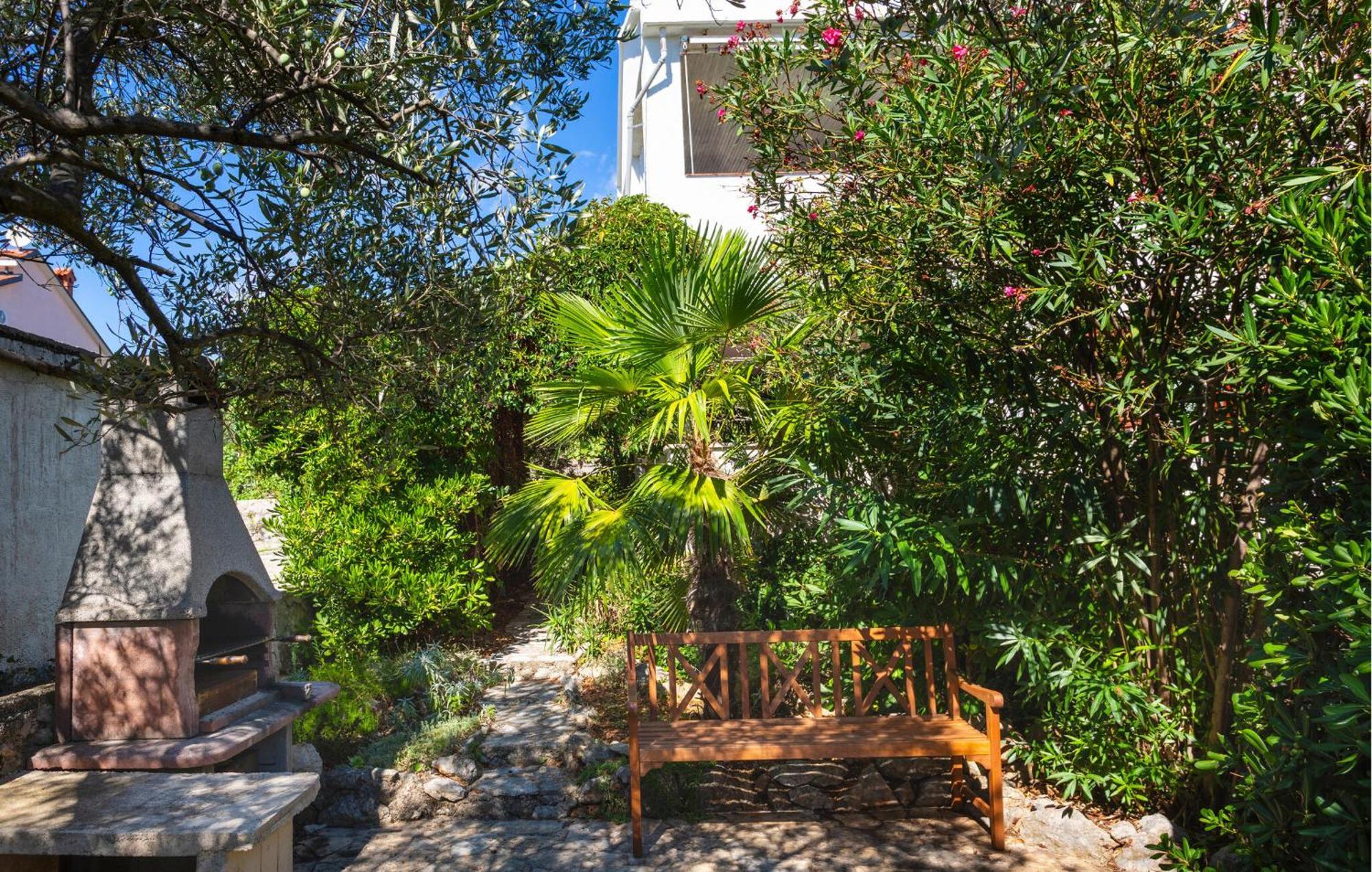 3 Bedroom Stunning Apartment In Krk Krk Town Exterior foto